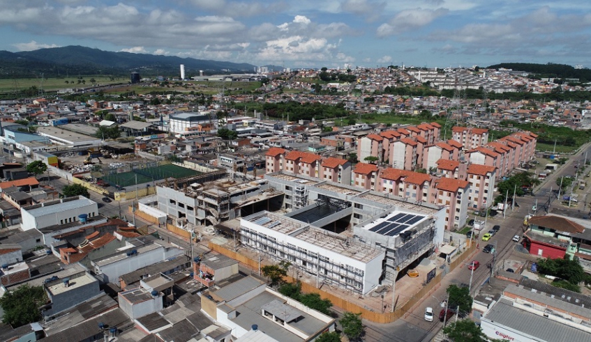 Obras da Escola Viva Jundiapeba estão em andamento e proporcionarão mais um importante equipamento público de educação ao distrito (Divulgação/PMMC)