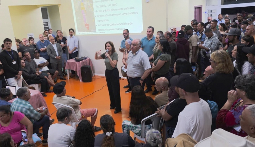 Reunião com moradores passou orientações sobre o início do processo de regularização fundiária da Fazenda Cuiabá, que agora está na etapa da topografia (Divulgação/ PMMC)