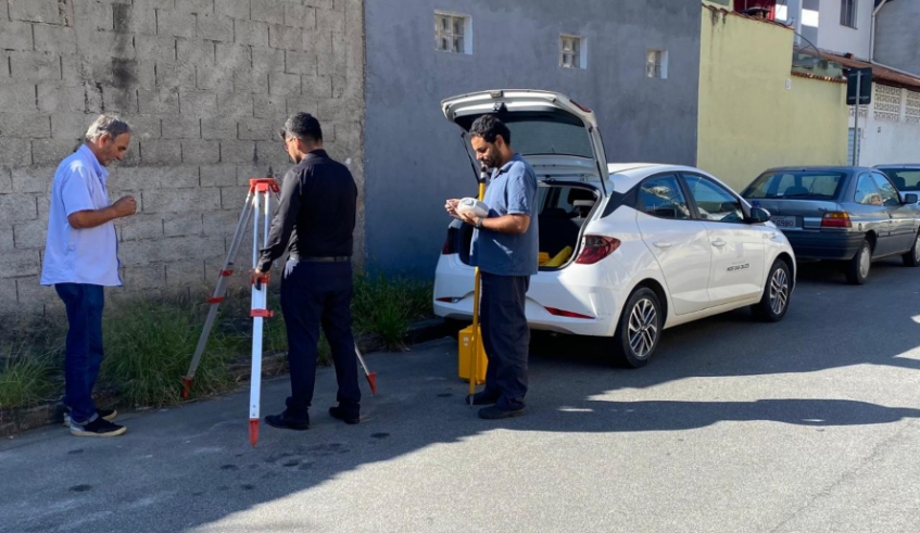 Atualização do levantamento planialtimétrico cadastral foi realizada como parte da retomada da regularização fundiária do Jardim Maricá - fase I (Divulgação/ PMMC)