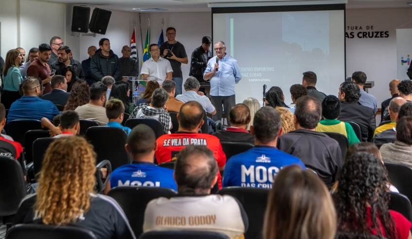 Secretário Municipal de Planejamento e Urbanismo, João Francisco Chavedar, apresentou o projeto de reforma e modernização do Centro Esportivo de Braz Cubas (Divulgação/PMMC)