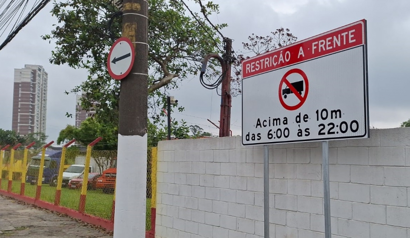 Restrição para a circulação de caminhões é válida para entre as 6h e 22h e caminhões com mais de 10 metros devem utilizar a recém-inaugurada Nova Perimetral (Divulgação/PMMC)