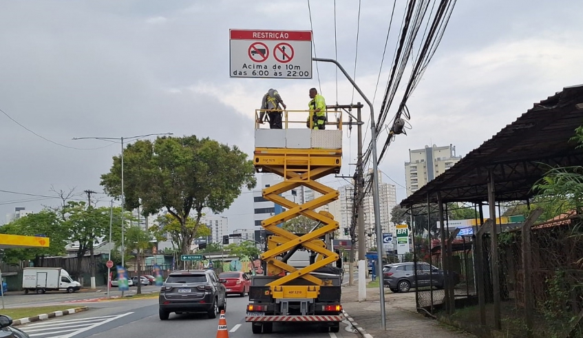 Restrição para a circulação de caminhões é válida para entre as 6h e 22h e caminhões com mais de 10 metros devem utilizar a recém-inaugurada Nova Perimetral (Divulgação/PMMC)
