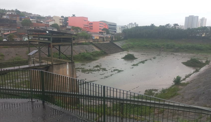 Nesta segunda-feira (14/9) à tarde, o Piscinão do Parque Santana operava com 10% de sua capacidade total, que é de 90 mil metros cúbicos de água (Divulgação/PMMC)