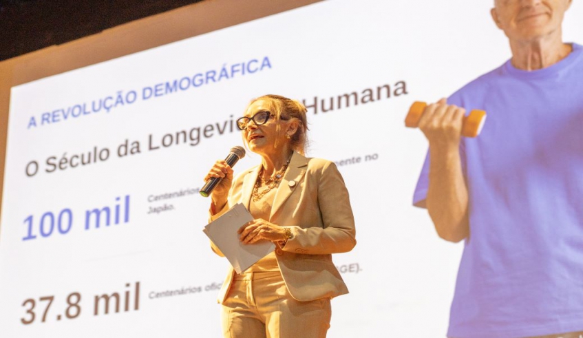 A palestrante Claudia de Souza Franco, empreendedora e criadora de conteúde digital para pessoas idosas