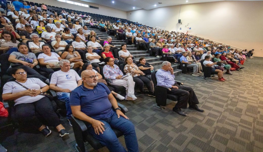Seminário Viver Mais e Melhor: Caminhos para uma Longevidade Ativa e Saudável lotou o auditório do Cemforpe nesta quinta-feira, 1º de outubro