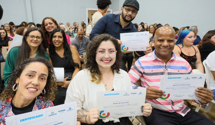 Foram entregues certificados para alunos das cinco unidades do programa. (Divulgação/PMMC)
