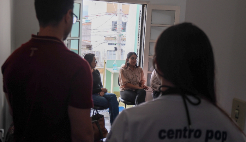 Parceria com a Defensoria Pública levou assistência jurídica gratuita ao Centro POP na tarde desta quarta-feira, agregando mais um serviço ao equipamento (Divulgação/ PMMC)